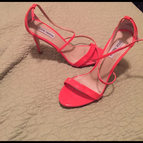 Steve Madden Neon Orange Patent Heels - Picture 3 of 3
